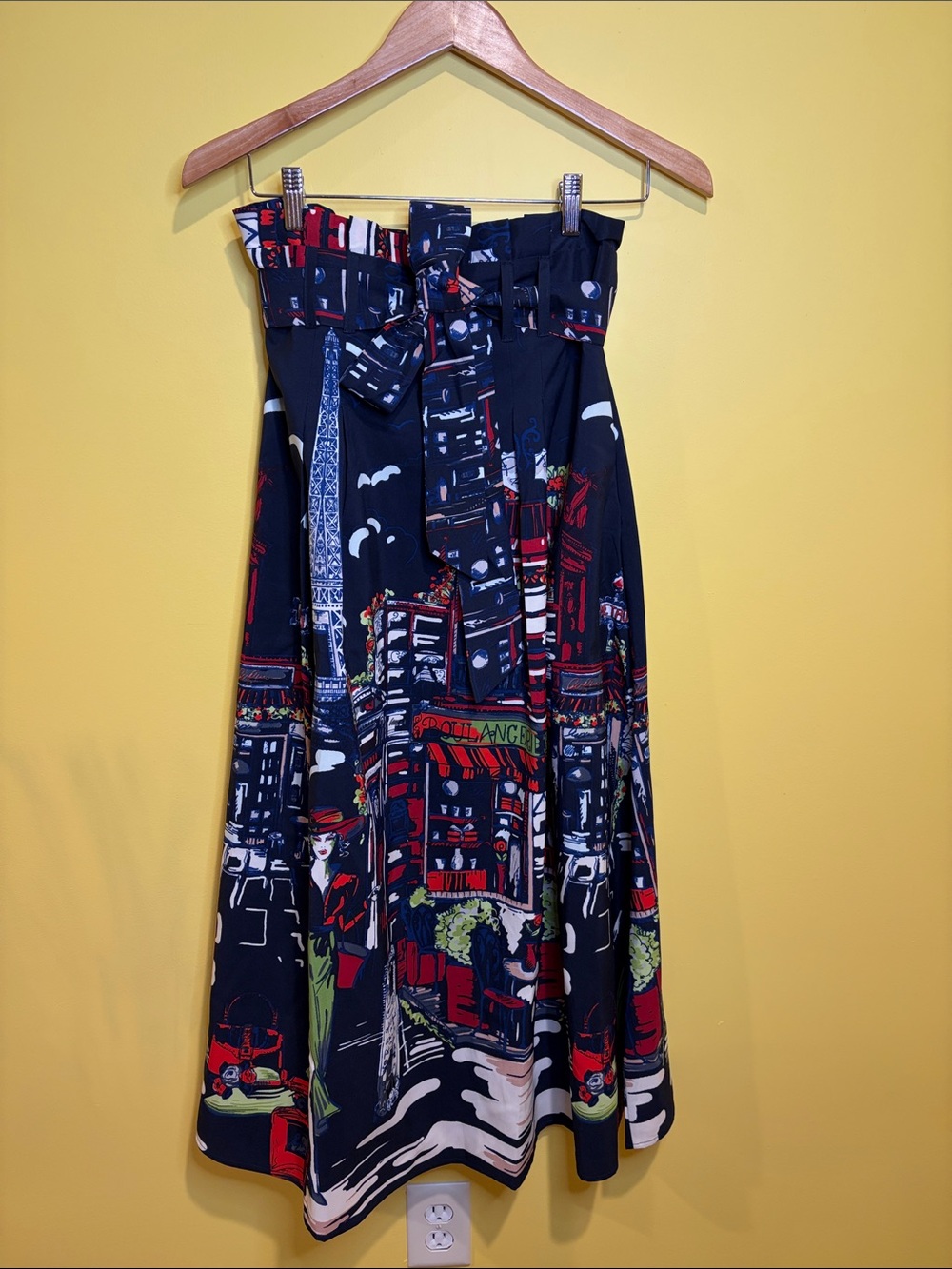 HER Destiny Paris Skirt Medium NWOT